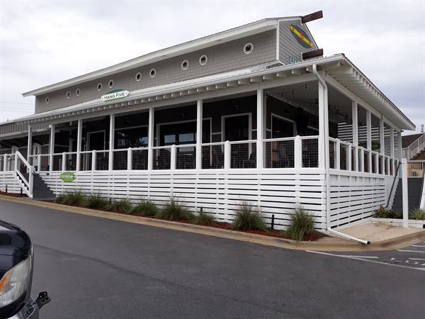 Hang Five Bar and Grill beach restaurant exterior